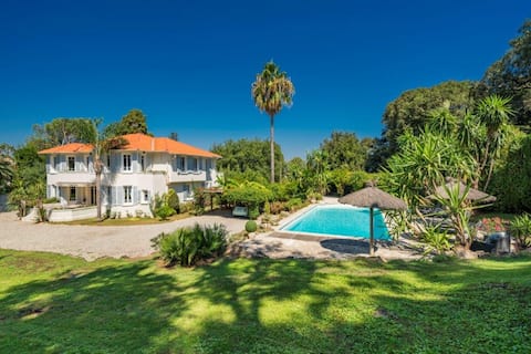 Large Art Deco Villa Cap d'Antibes close to beach