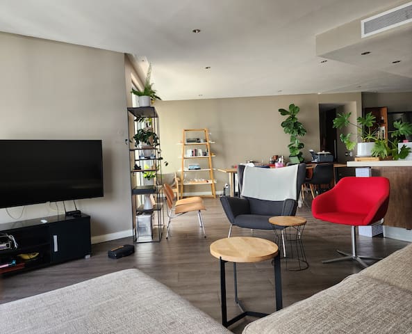 Luxe Apartment | Sweeping City Views