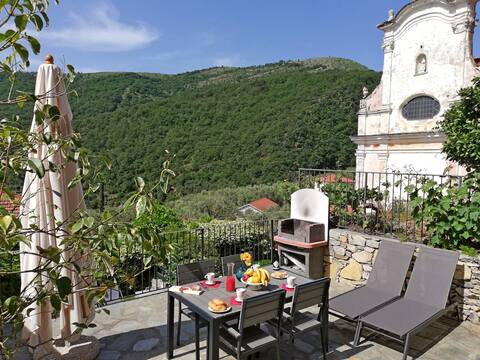 Il Cavaliere: Large Terrace, Umbrella and BBQ