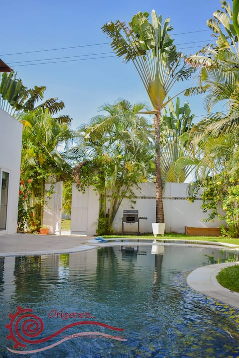 Very Modern, Private Pool, Jacuzzi &  Garden -