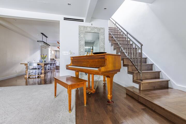 Spacious Home near Prospect Park & Access to NYC! gallery image 3