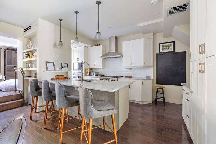 Spacious Home near Prospect Park & Access to NYC! gallery image 2