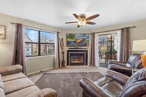 UP TO 50% OFF | No Stairs | King | Peaceful | Pool