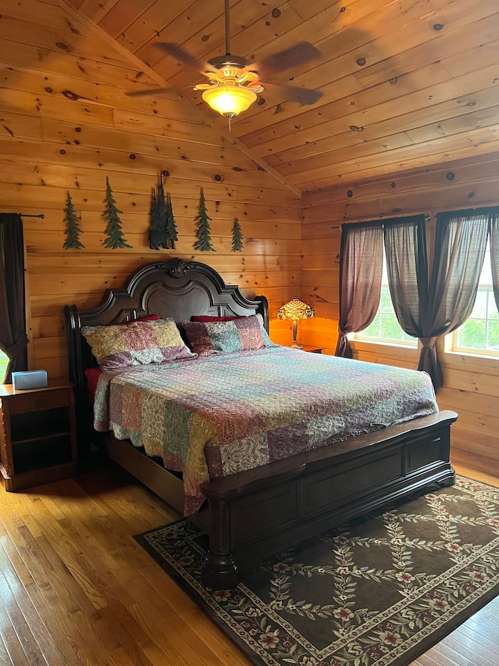 Dormitorio principal con baño completo 