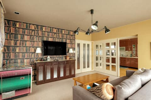 ✩Big modern family home, access to downtown Osaka
