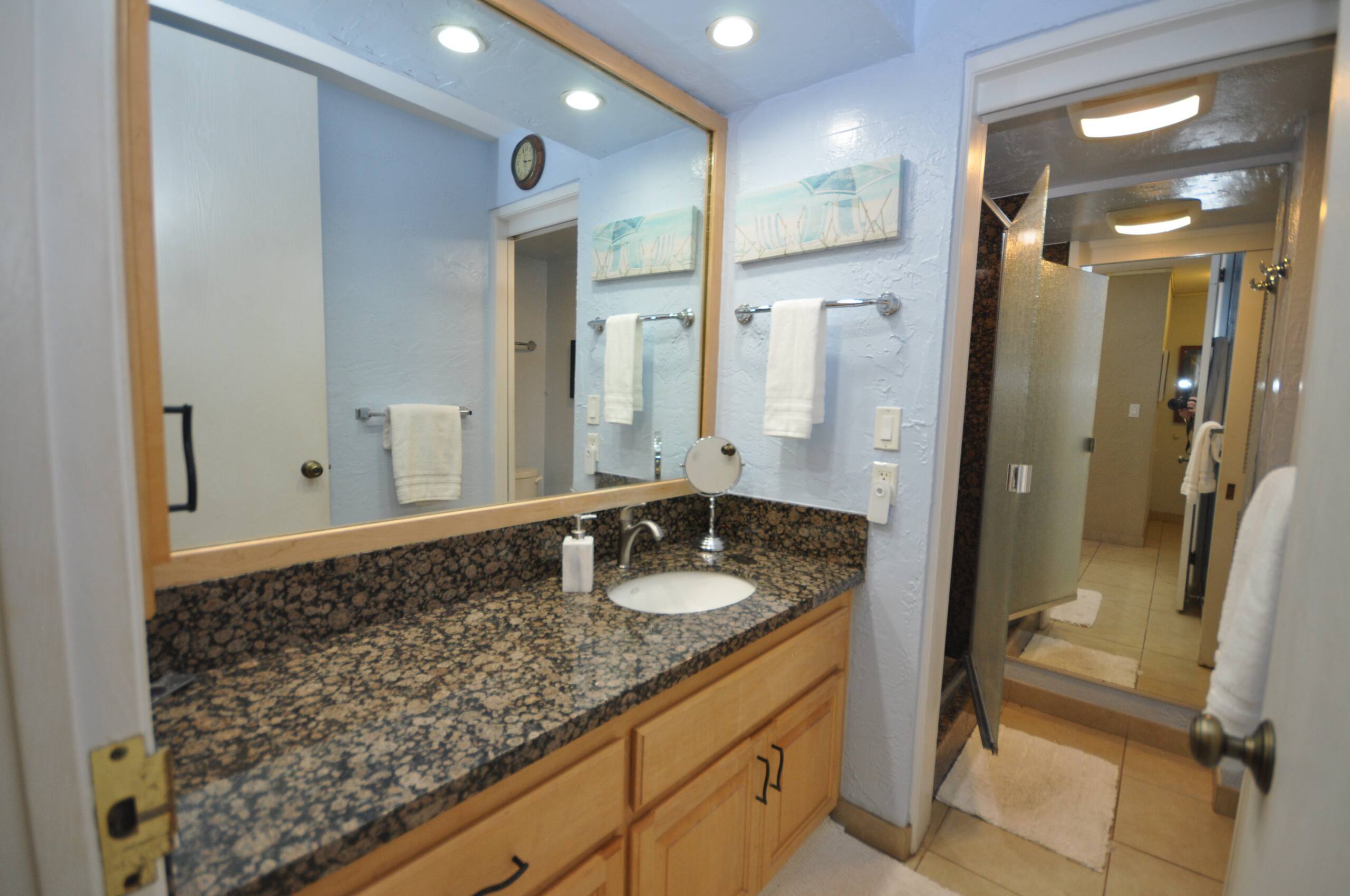 Condo in Lahaina · ★4.97 · 1 bedroom · 1 bed · 1 bath - Image 12