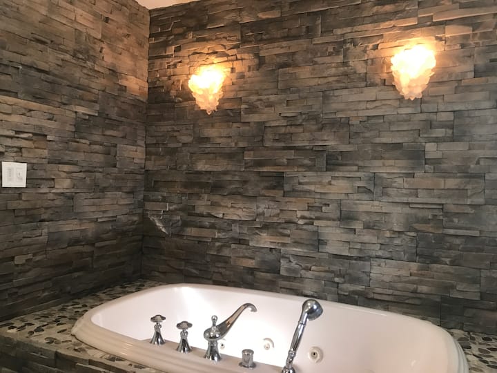 Apt F at High Street Guesthouse Apartments for Rent in Jim Thorpe