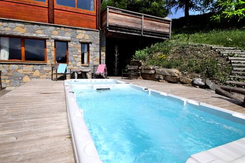 Slope-side Chalet for 22 Guests w/ Pool & Jacuzzi