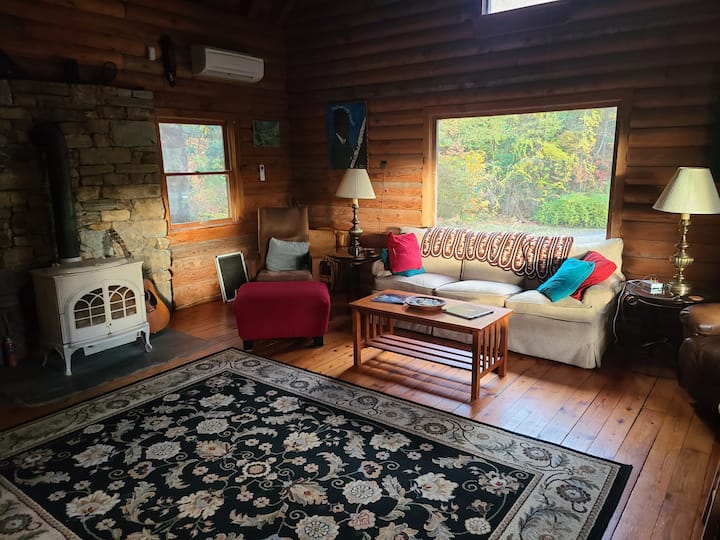 Secluded Mini Farm Log Home In Near Asheville - Black Mountain, NC