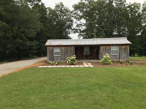 Laurel Hill Cabin      No cleaning fees !