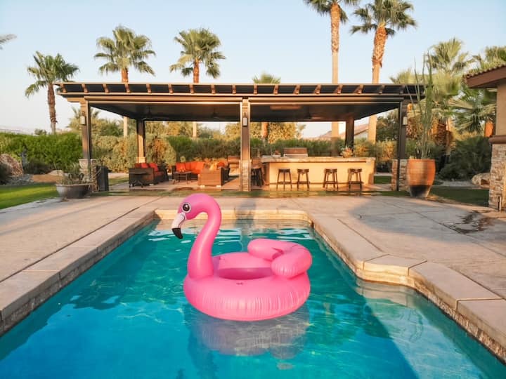 All About Outdoors With Huge Lot! Very Private - Palm Desert, CA
