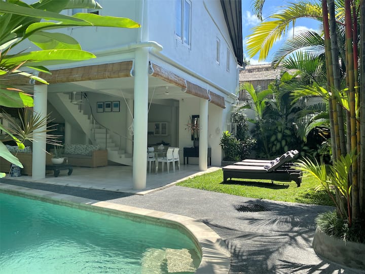 Fabulous Modern 3 br. Villa in Seminyak Large Pool