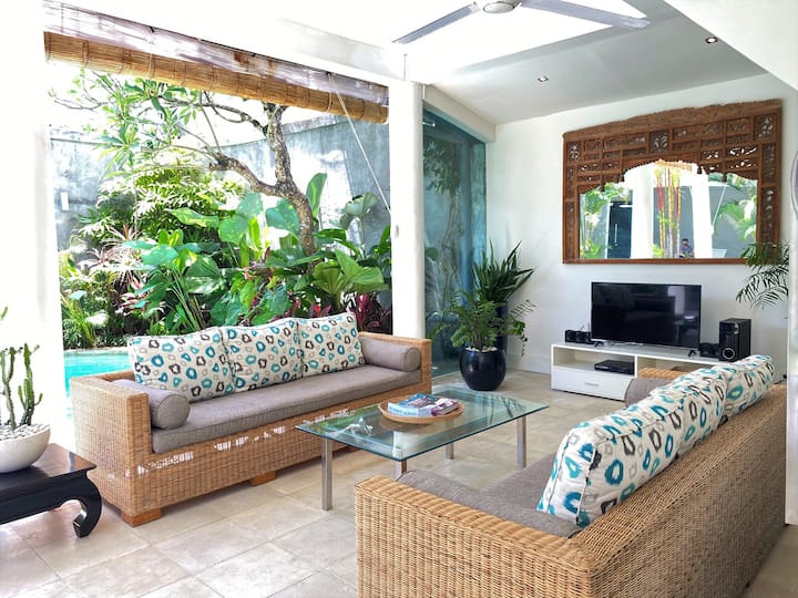 Fabulous Modern 3 br. Villa in Seminyak Large Pool