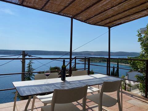 Terrace 40m from sea, perfect place to relax
