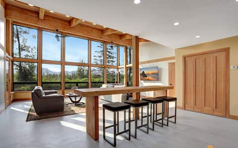 Popular Airbnb listing: Mountain View Chalet @ Abby's Place in Mat / Su Valley