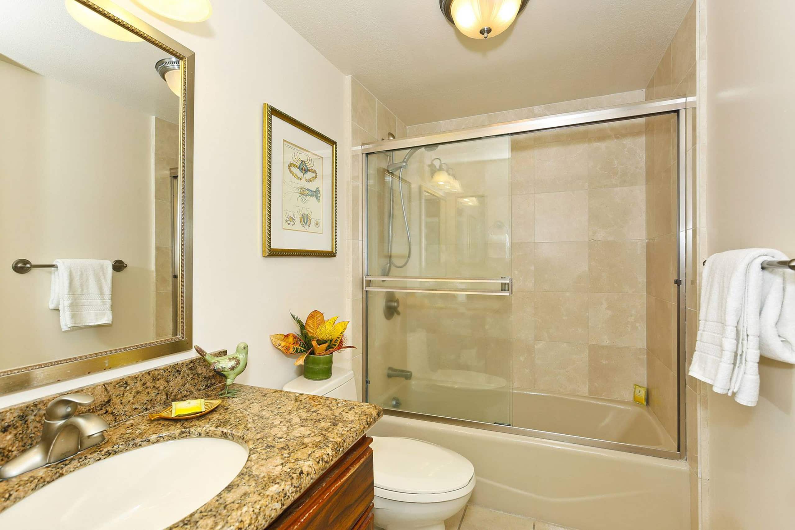 Condo in Honolulu · ★4.9 · 2 bedrooms · 4 beds · 2 private baths - Image 1