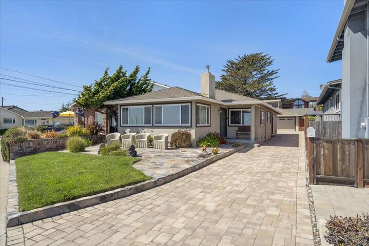 Ocean Front Family House on West Cliff Dr gallery image 5