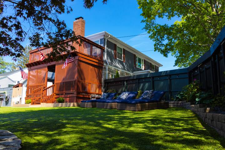 BIG POOL !!! HOT TUB 12 bed 2 BATH 3 min downtown gallery image 2