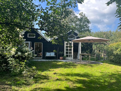 Cozy, detached cottage in a quiet place