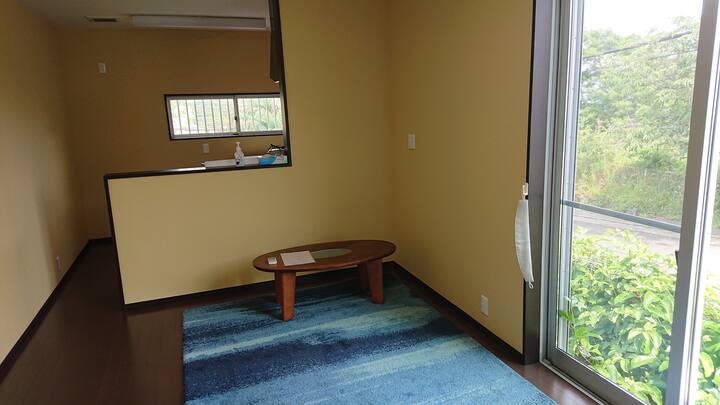 -Simple living room