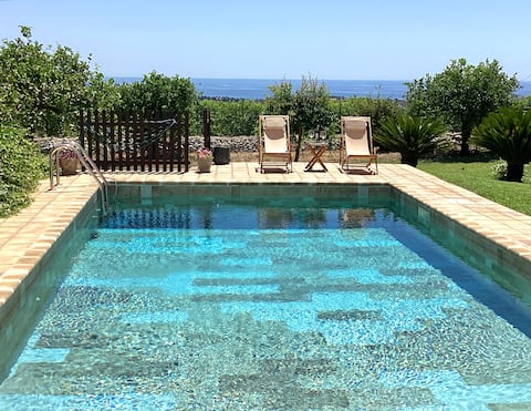 Authentic Sicilian Charm, pool, sea view, parking