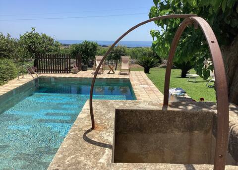 Authentic Sicilian Charm, pool, sea view , parking