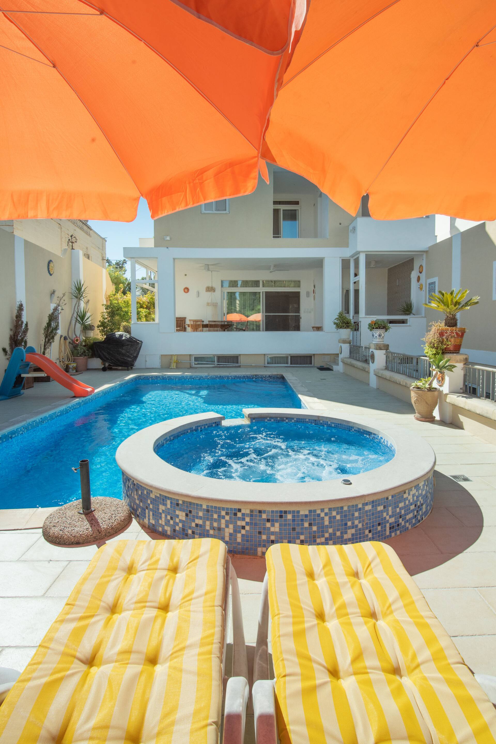 Central villa flatlet with pool - free parking and WiFi — foto 4