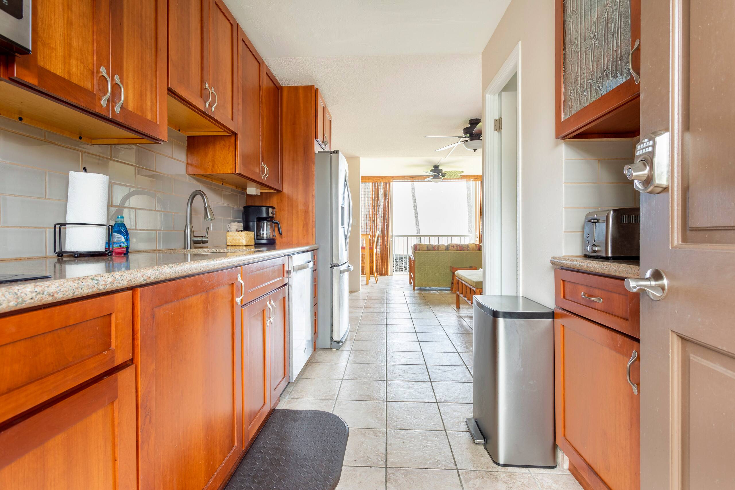 Condo in Kailua-Kona · ★4.8 · Studio · 1 bed · 1 bath - Image 3