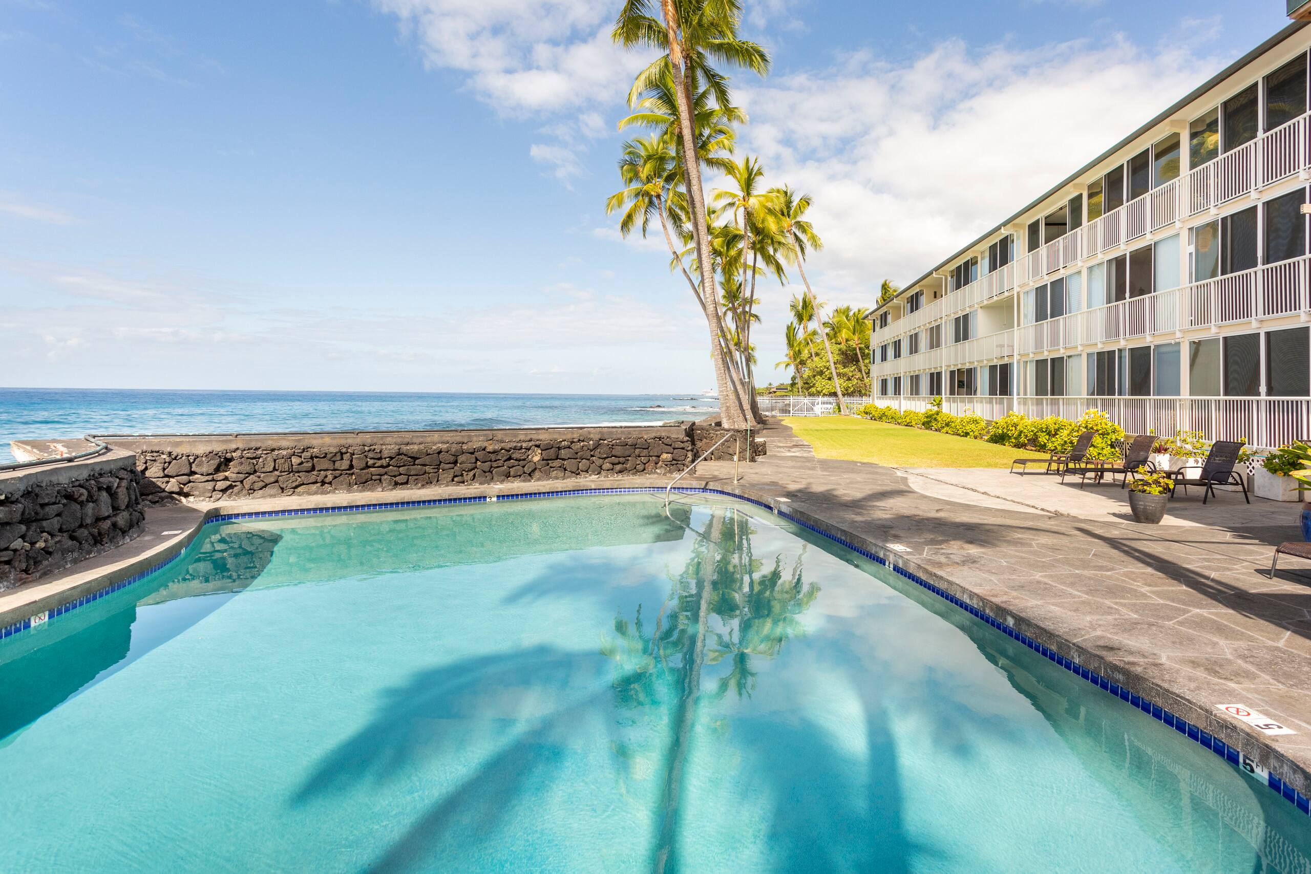 Condo in Kailua-Kona · ★4.8 · Studio · 1 bed · 1 bath - Image 1