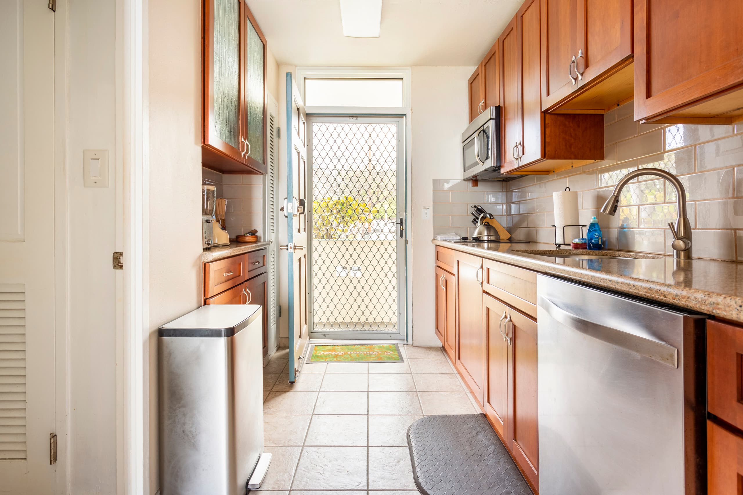 Condo in Kailua-Kona · ★4.8 · Studio · 1 bed · 1 bath - Image 4