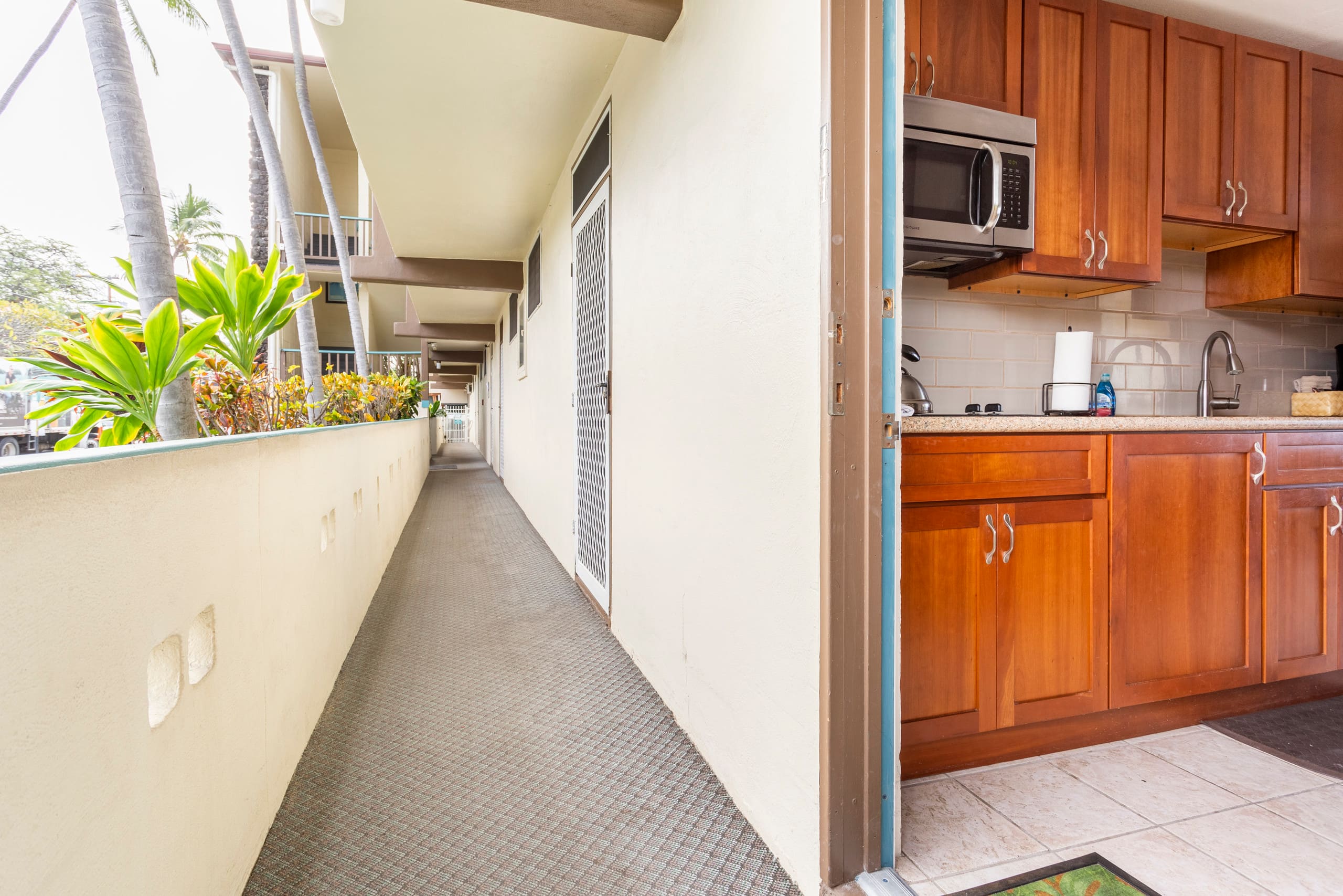 Condo in Kailua-Kona · ★4.8 · Studio · 1 bed · 1 bath - Image 2