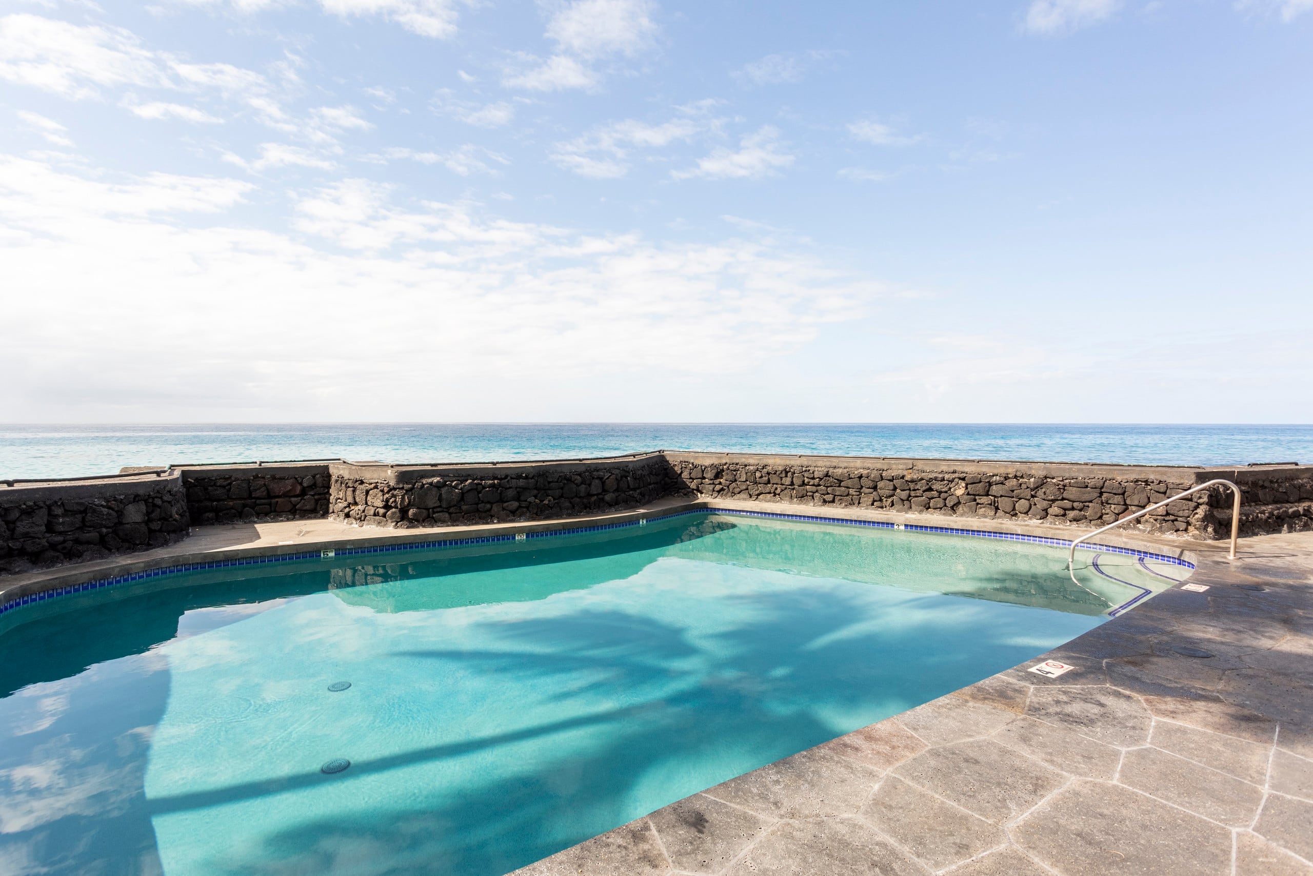 Condo in Kailua-Kona · ★4.8 · Studio · 1 bed · 1 bath - Image 20