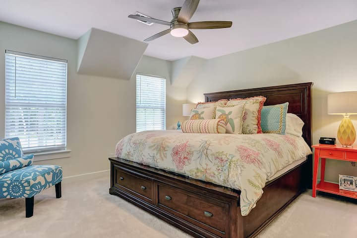 Chambre avec lit King Size à l'étage