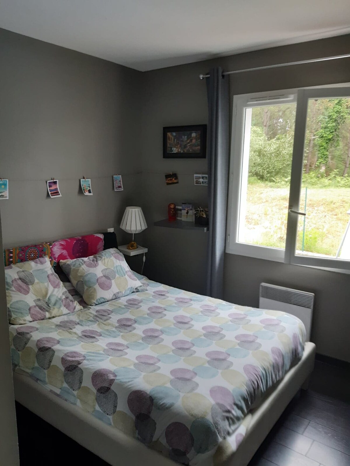 Საძინებელი 2: 140
საწოლიანი ტყის ხედი