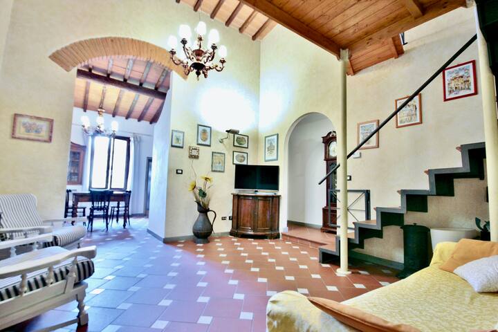 Extra spacious and quiet apartment super central