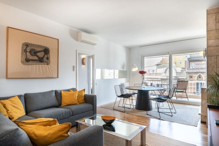 Dream sunsets and pure design in the center