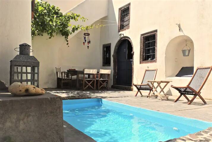 Wineryhouse and two guest houses gallery image 4