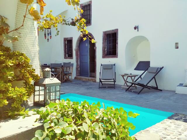 Wineryhouse and two guest houses gallery image 2