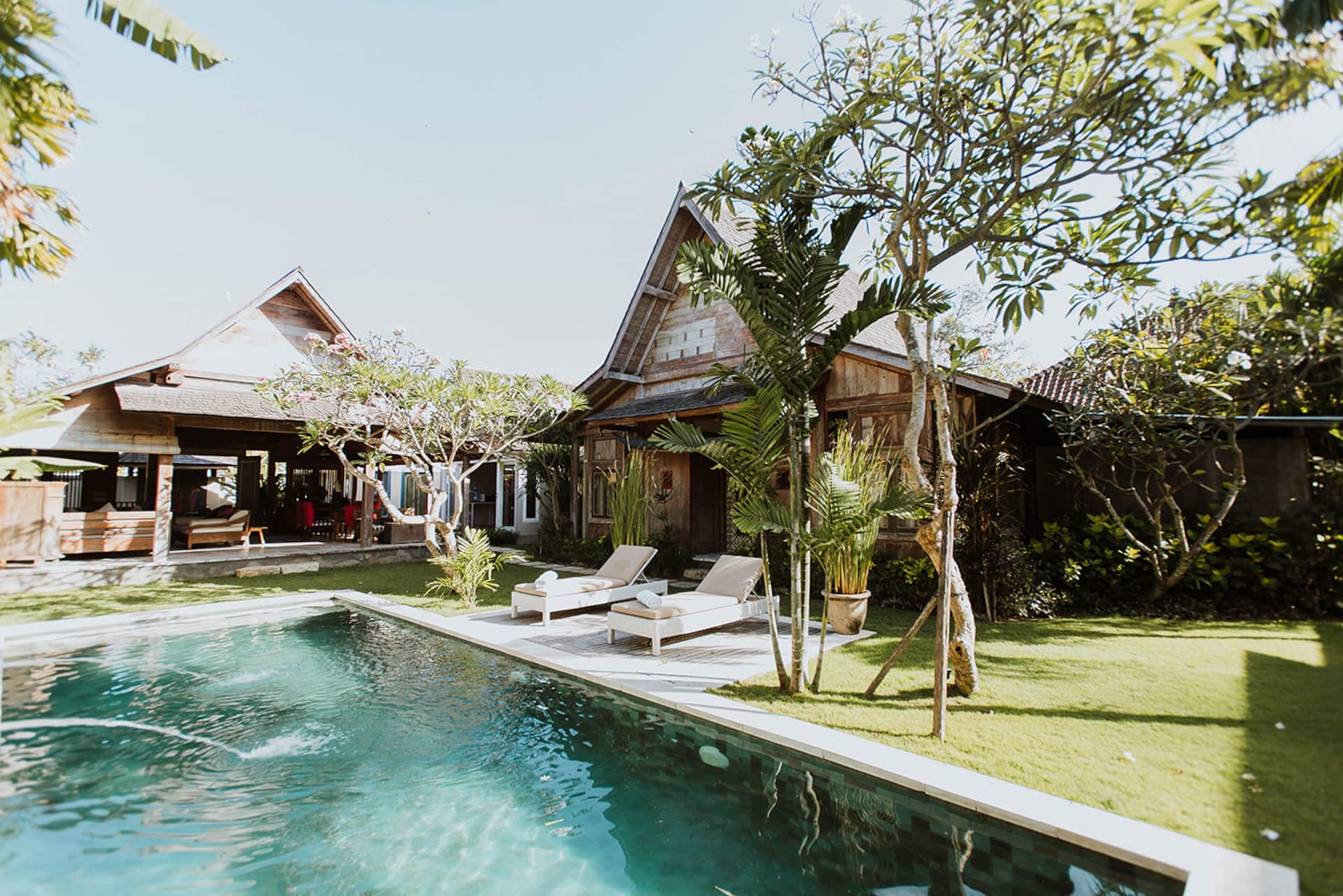 Classical Javanese Villa, Tropical Garden & Pool