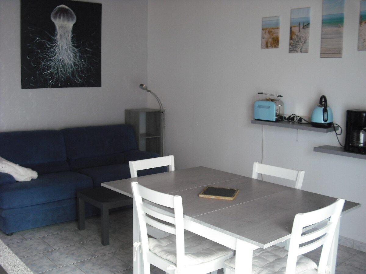 Annonce Airbnb populaire: small accommodation in its green setting à Soustons