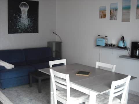 Annonce Airbnb populaire: small accommodation in its green setting à Soustons