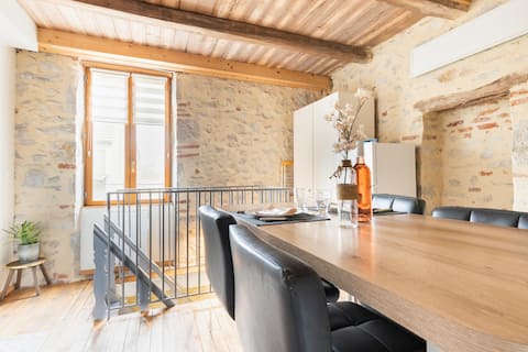 Renovated cottage, quiet & warm - Medieval village