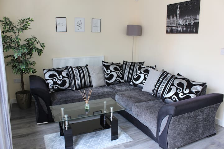 Manchester Salford MediaCity Home + Free Parking 1