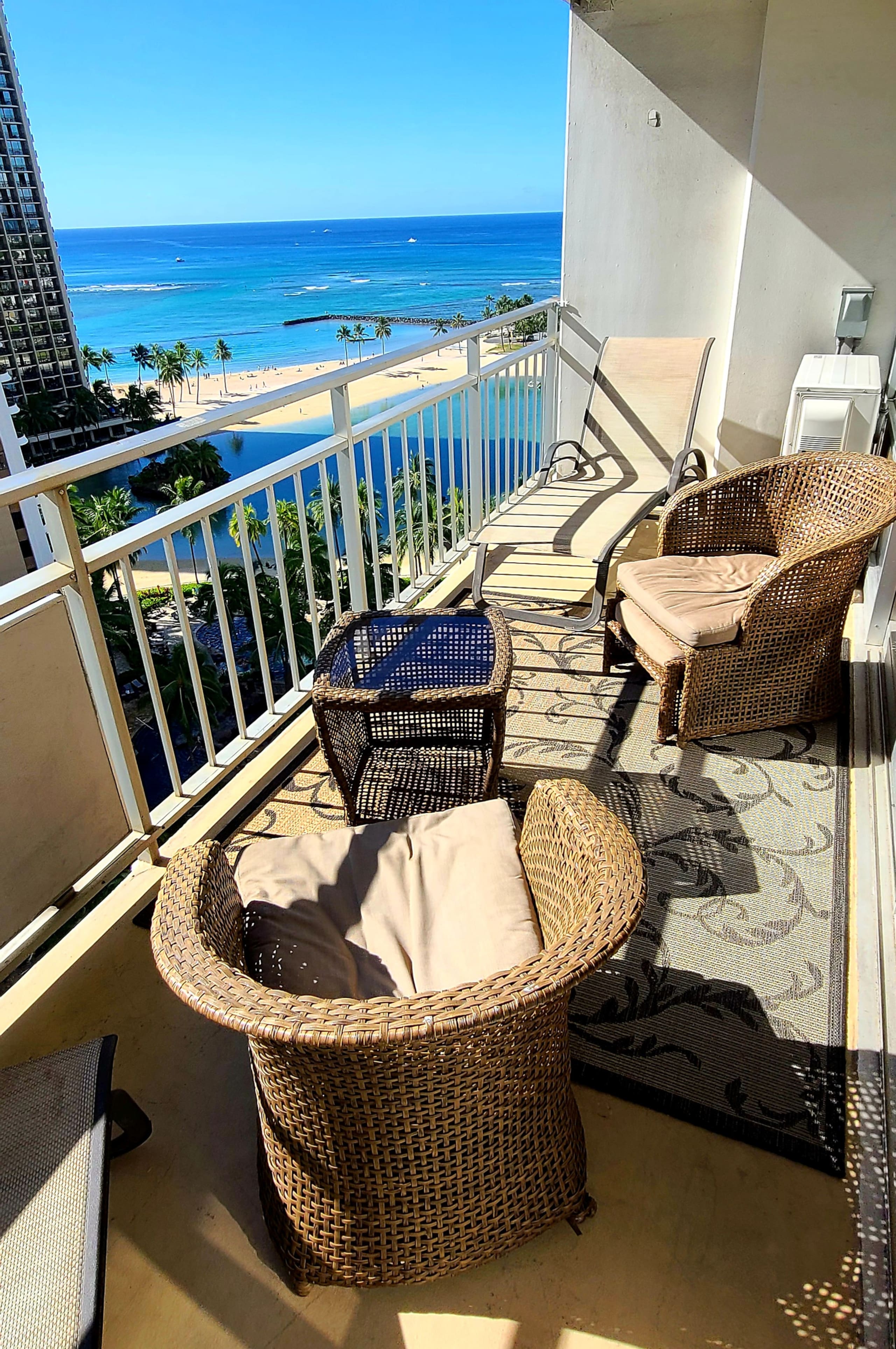 Condo in Honolulu · ★4.84 · 1 bedroom · 1 bed · 1 bath - Image 14