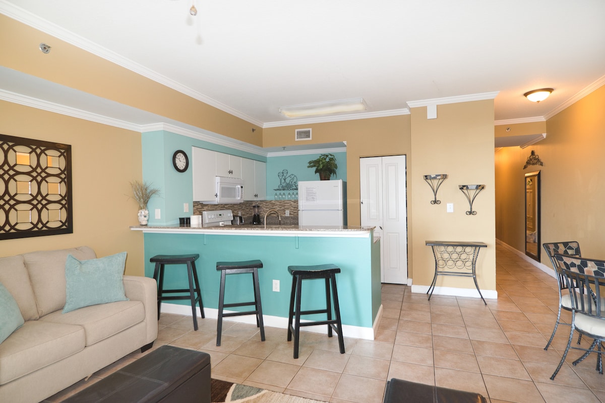 Des couleurs mises à jour avec un siège d'amour pour les grands couchages.