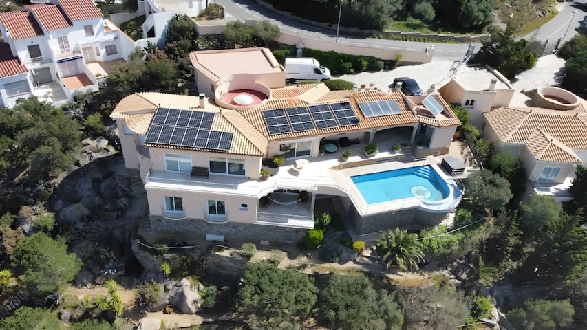 Villa Victoria, with beautiful panoramic views