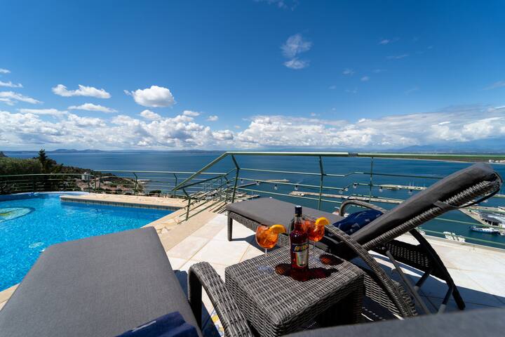 Villa Victoria, with beautiful panoramic views gallery image 2