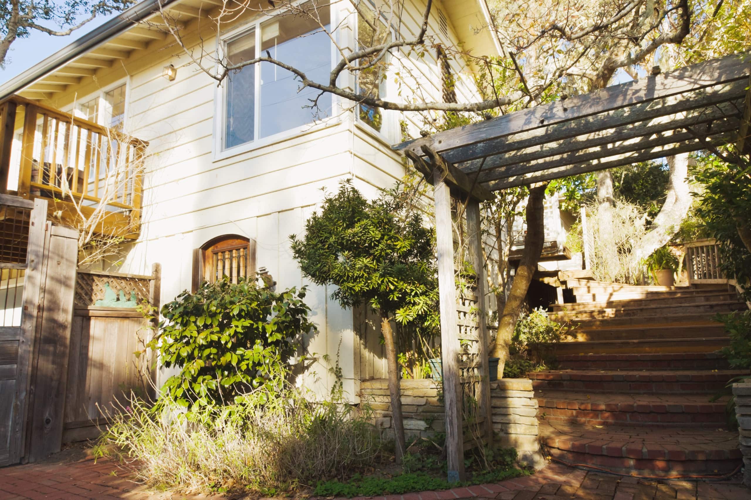 Charming Treehouse-Style Home Near Carmel - Photo 64
