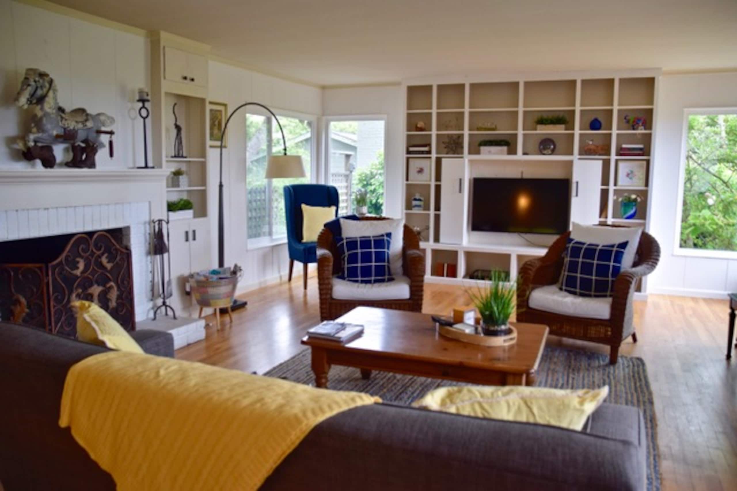 Charming Treehouse-Style Home Near Carmel - Photo 13