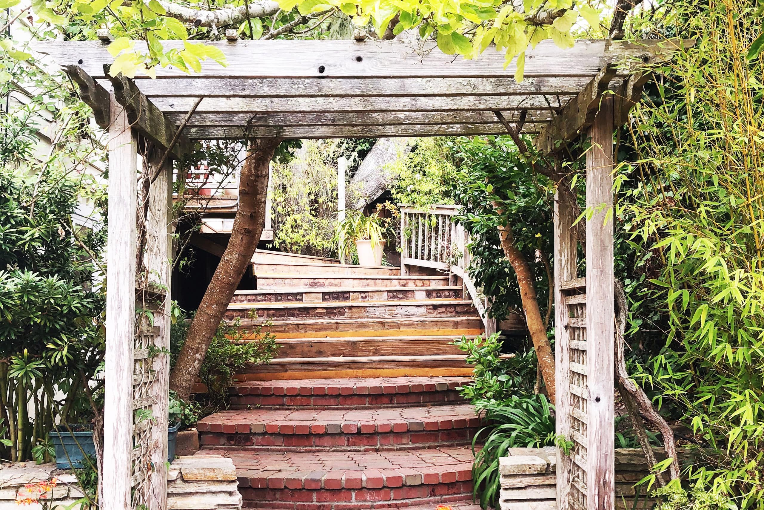Charming Treehouse-Style Home Near Carmel - Photo 50